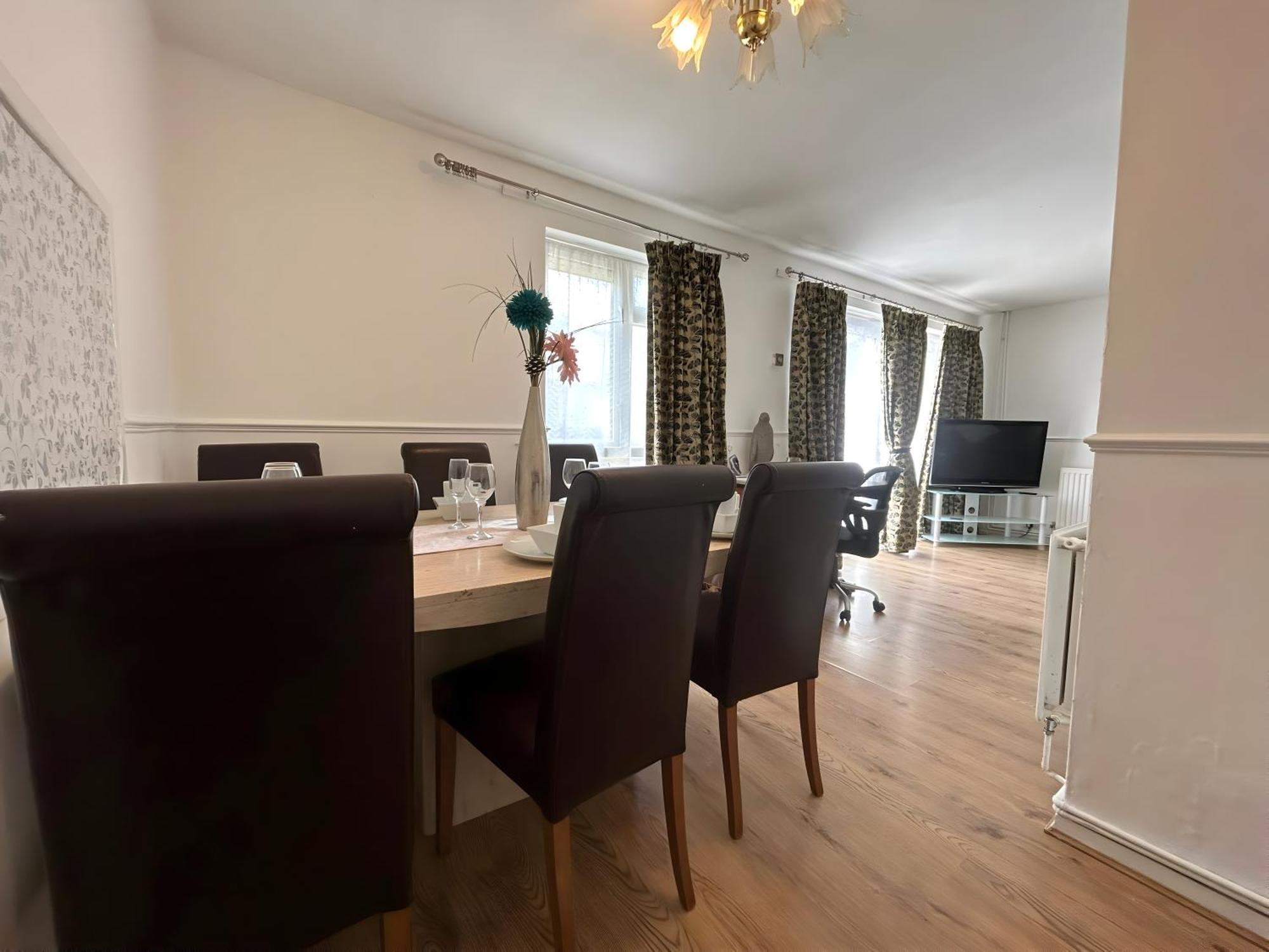 3 Bedroom House By M40 J4 High Wycombe Exteriör bild
