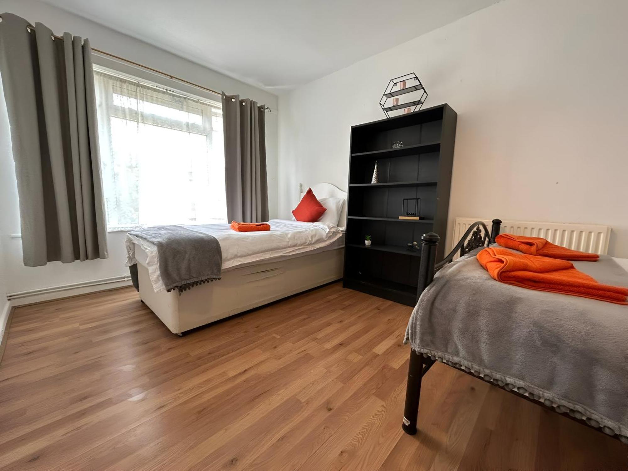 3 Bedroom House By M40 J4 High Wycombe Exteriör bild