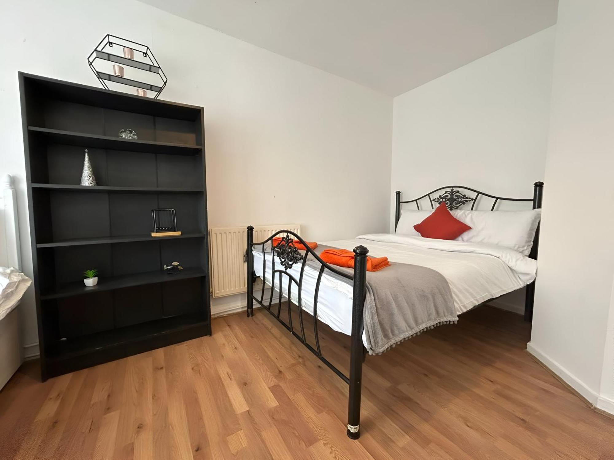 3 Bedroom House By M40 J4 High Wycombe Exteriör bild