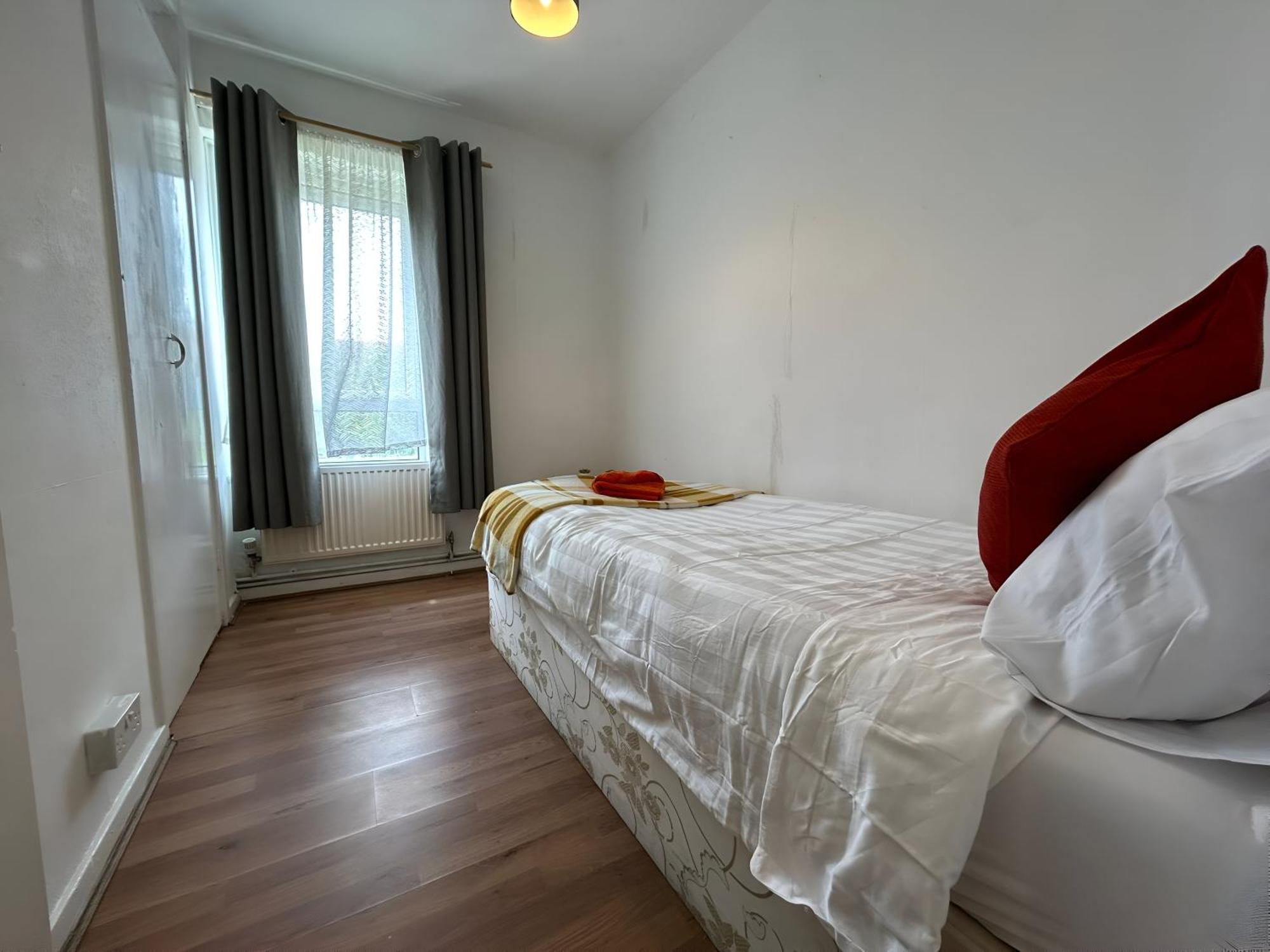 3 Bedroom House By M40 J4 High Wycombe Exteriör bild